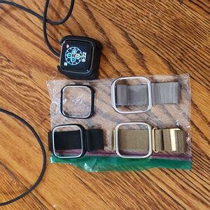 Pre-owned Fitbit Versa Rose gold with 3 bands